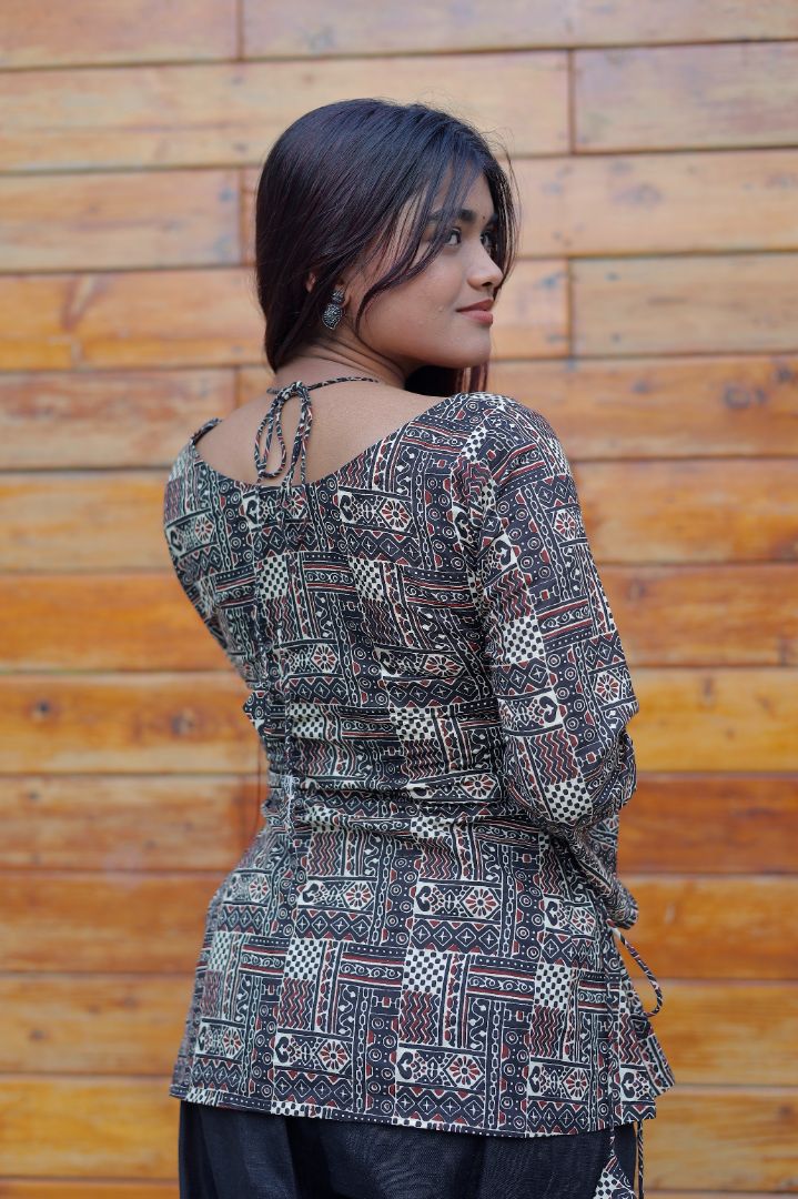 INAYA Kurti